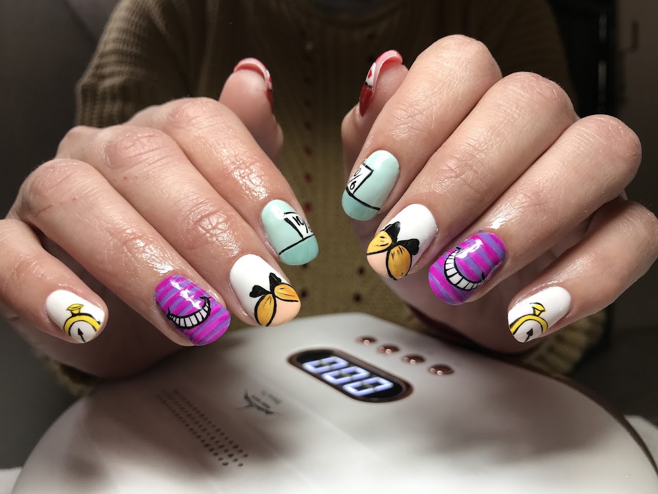 Nail art temático a color